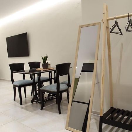 Eclectic Apartment Near Downtown كاندية المظهر الخارجي الصورة
