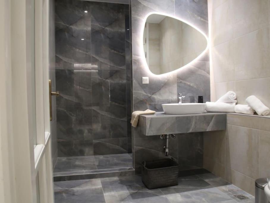 Eclectic Apartment Near Downtown كاندية المظهر الخارجي الصورة