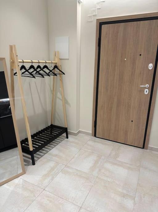Eclectic Apartment Near Downtown كاندية المظهر الخارجي الصورة