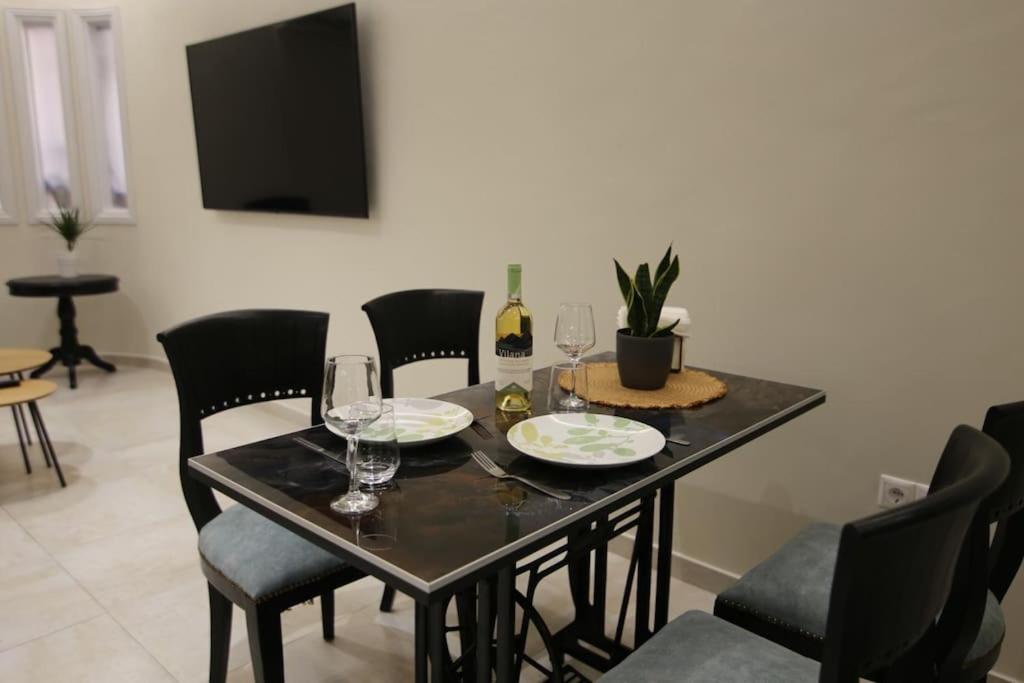 Eclectic Apartment Near Downtown كاندية المظهر الخارجي الصورة