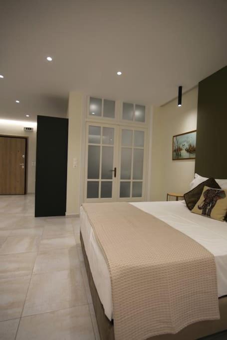 Eclectic Apartment Near Downtown كاندية المظهر الخارجي الصورة